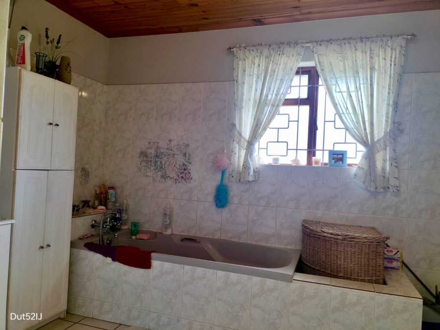 4 Bedroom Property for Sale in Fraaiuitsig Western Cape